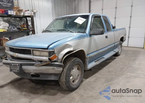 1997 Chevrolet K1500 Fleetside z USA, uszkodzony, nr VIN 1GCEK19R1VE175164